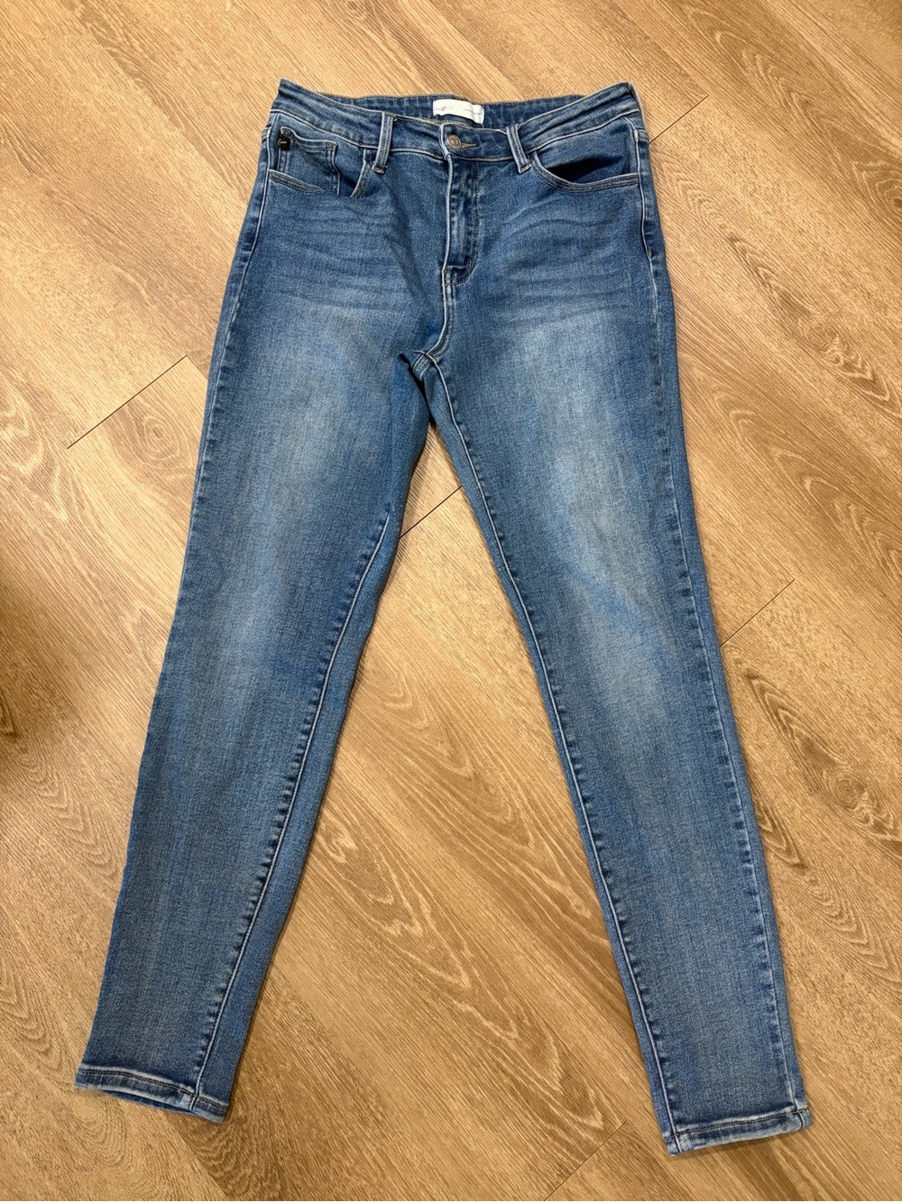 KanCan Women’s Mid-Blue Skinny Jeans